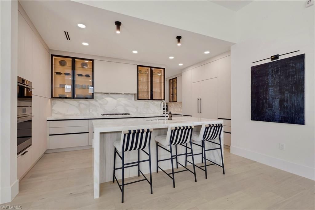 1150 8th Ter N, Naples, FL 34102 Photo