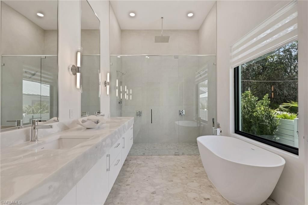 1150 8th Ter N, Naples, FL 34102 Photo