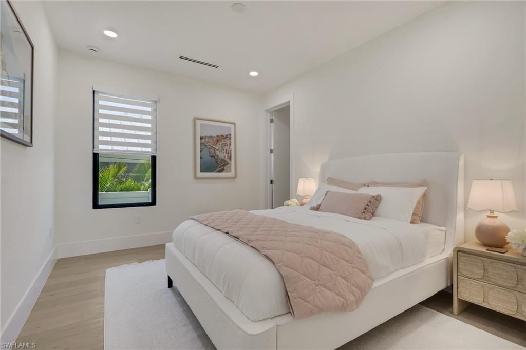 1150 8th Ter N, Naples, FL 34102 Photo