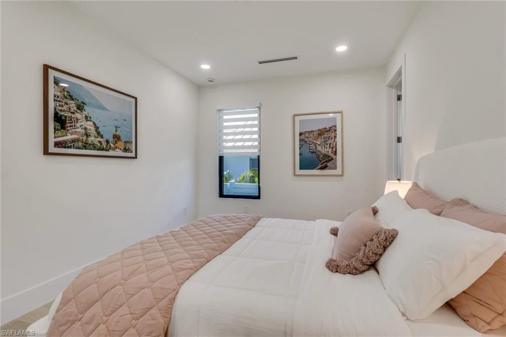 1150 8th Ter N, Naples, FL 34102 Photo