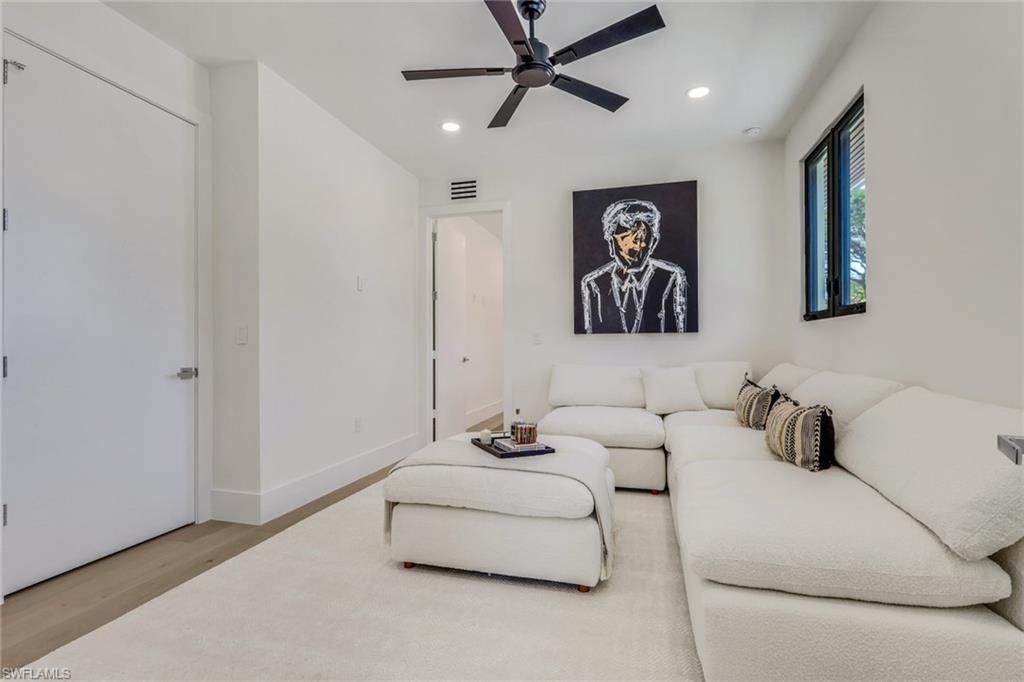 1150 8th Ter N, Naples, FL 34102 Photo