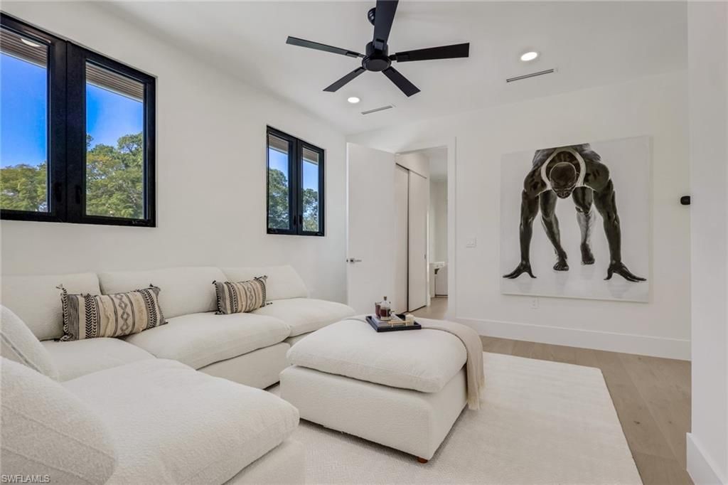 1150 8th Ter N, Naples, FL 34102 Photo