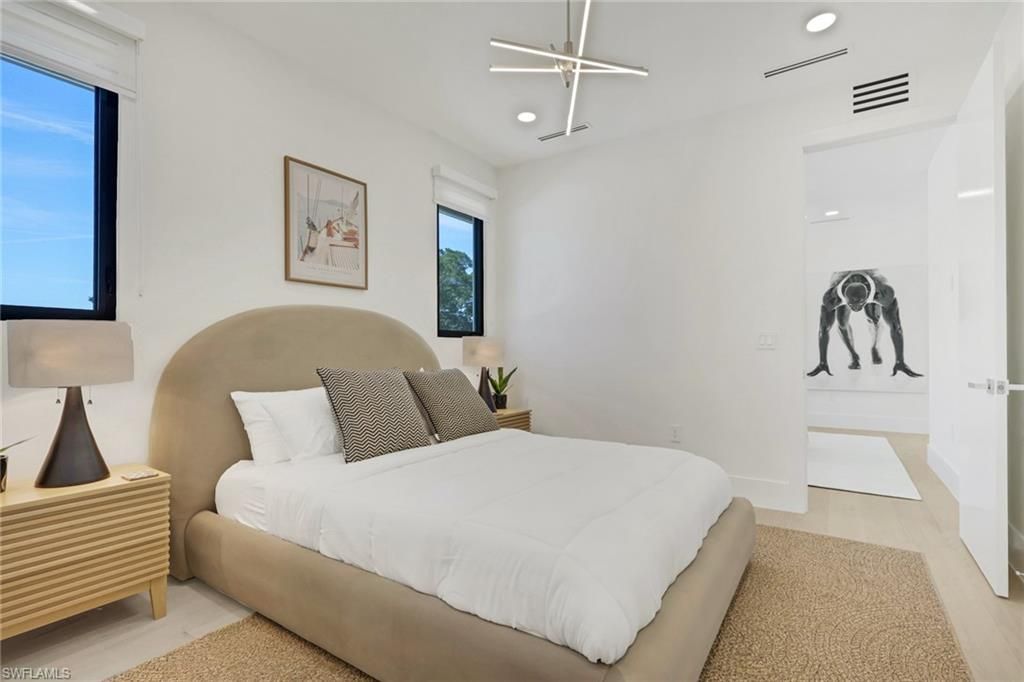 1150 8th Ter N, Naples, FL 34102 Photo