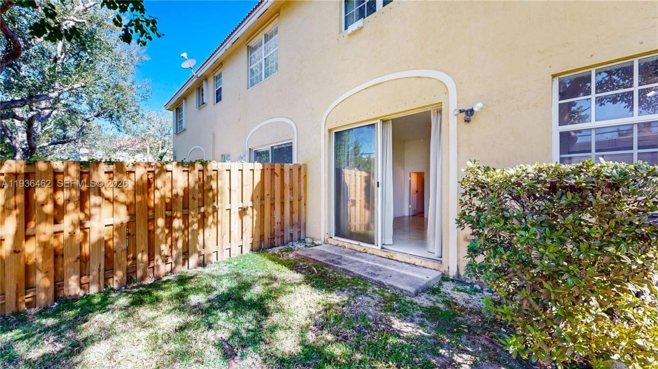 686 NE 21st Ave, Homestead, FL 33033 Photo