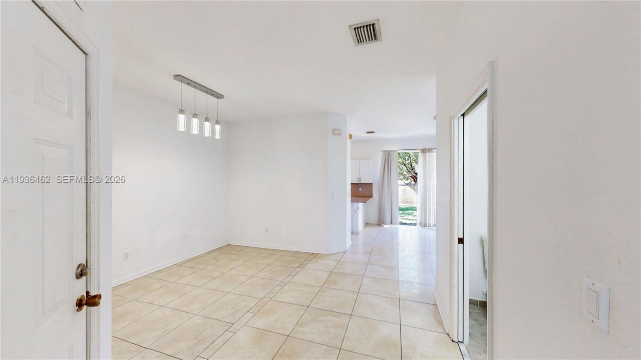 686 NE 21st Ave, Homestead, FL 33033 Photo