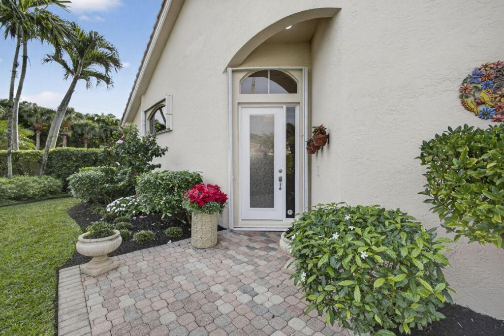 8184 Sandpiper Way, West Palm Beach, FL 33412 Photo