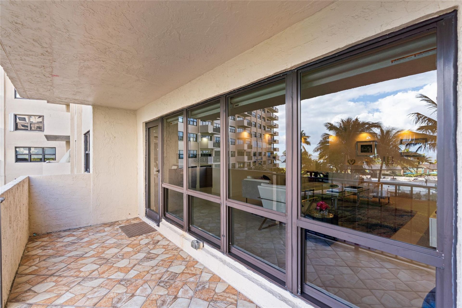 4900 N Ocean Boulevard, Unit 412, Lauderdale by the Sea, FL 33308 Photo