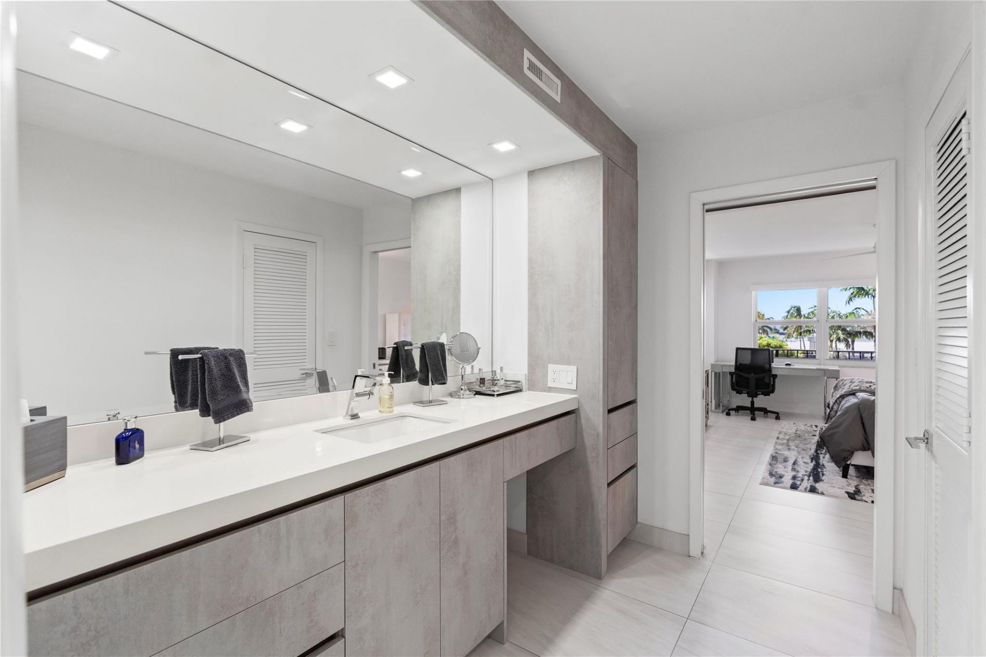 4900 N Ocean Boulevard, Unit 412, Lauderdale by the Sea, FL 33308 Photo