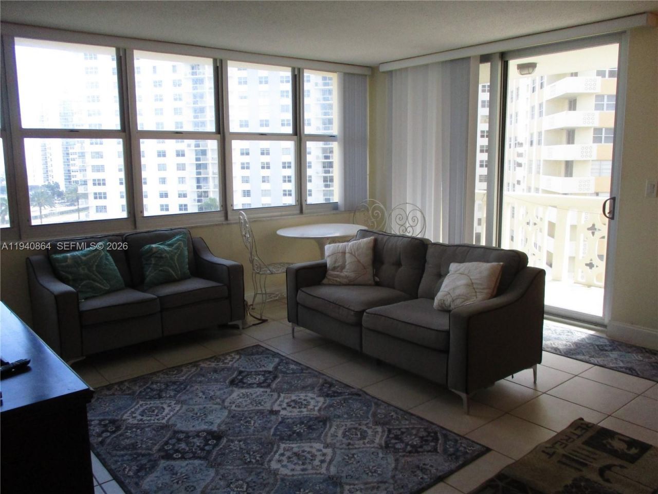 1825 S Ocean Dr, Unit 609, Hallandale Beach, FL 33009 Photo