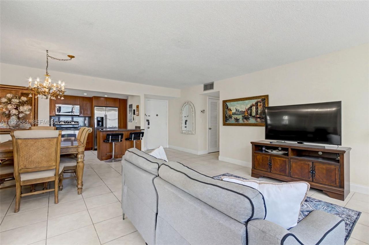 1825 S Ocean Dr, Unit 609, Hallandale Beach, FL 33009 Photo