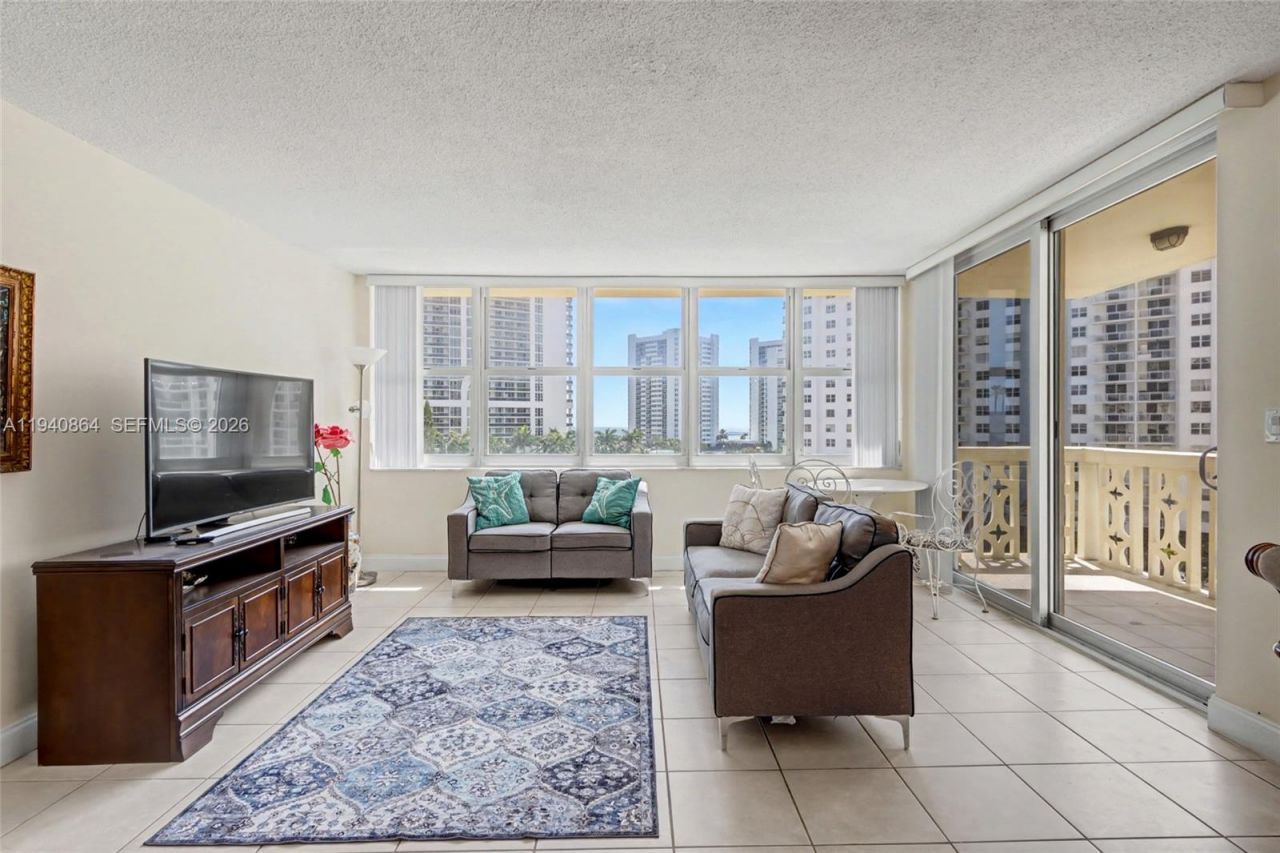 1825 S Ocean Dr, Unit 609, Hallandale Beach, FL 33009 Photo