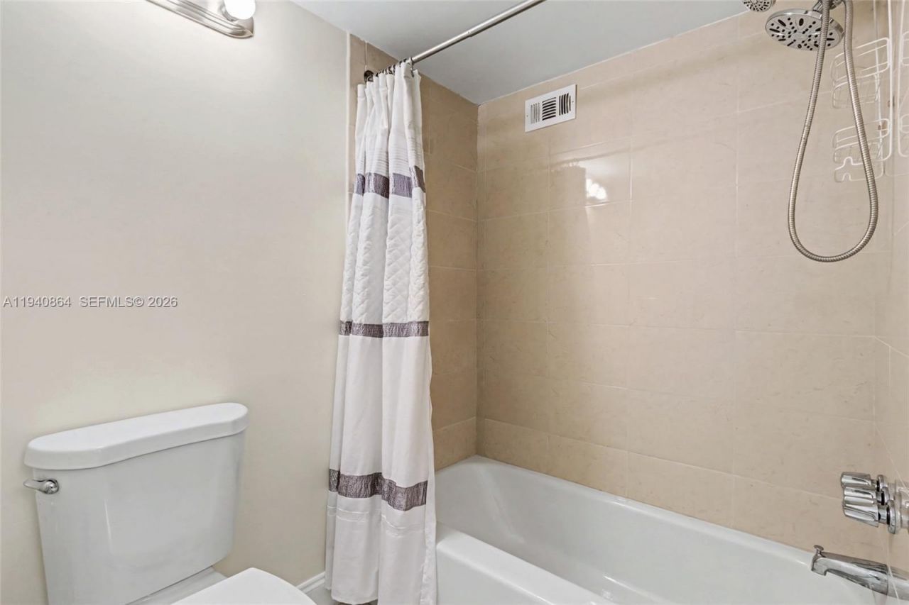 1825 S Ocean Dr, Unit 609, Hallandale Beach, FL 33009 Photo