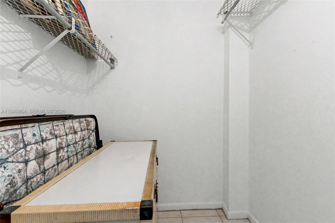 1825 S Ocean Dr, Unit 609, Hallandale Beach, FL 33009 Photo