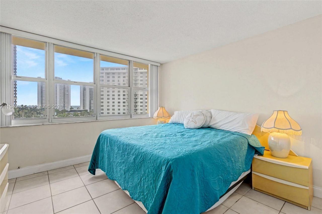 1825 S Ocean Dr, Unit 609, Hallandale Beach, FL 33009 Photo