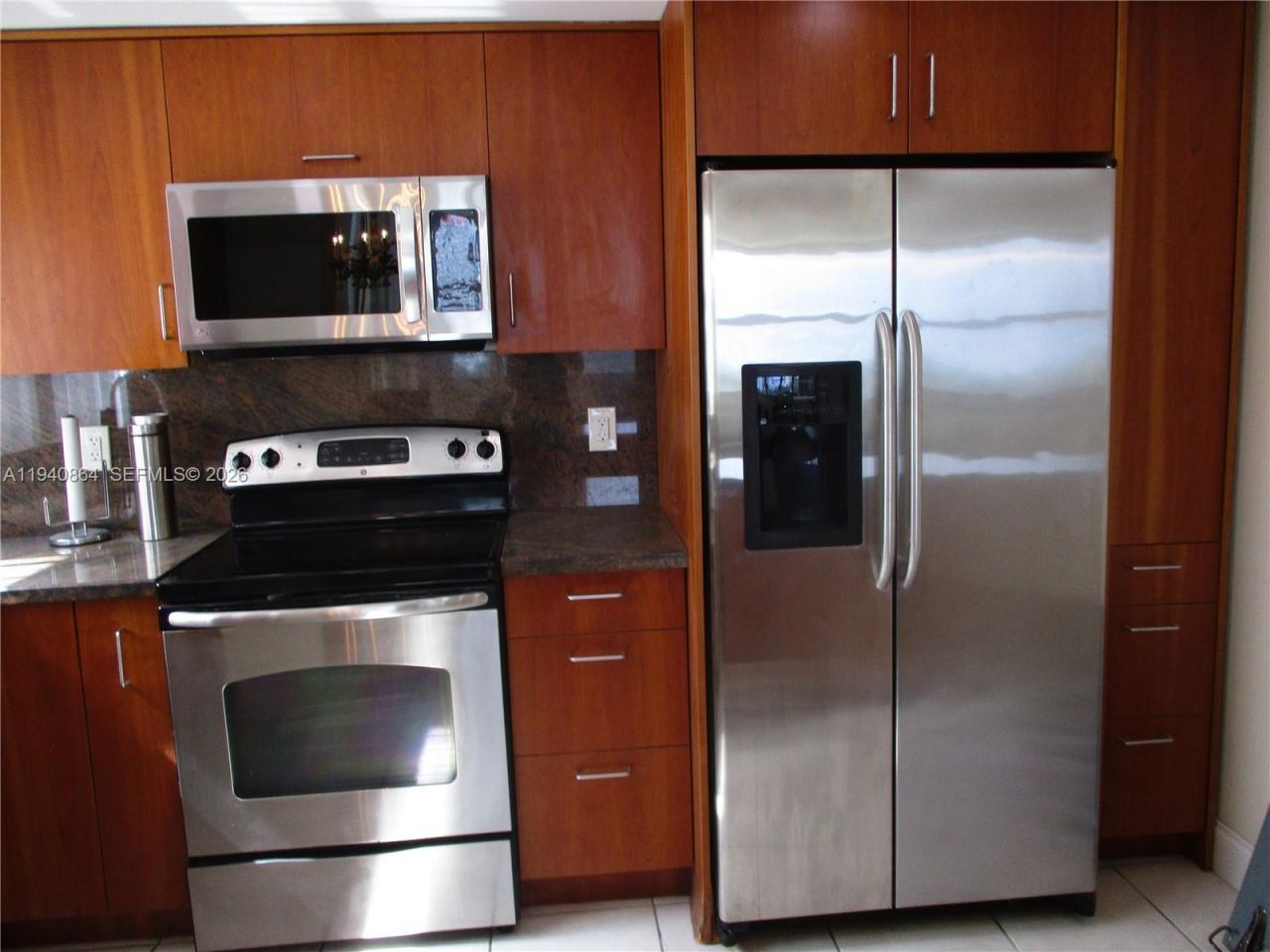 1825 S Ocean Dr, Unit 609, Hallandale Beach, FL 33009 Photo