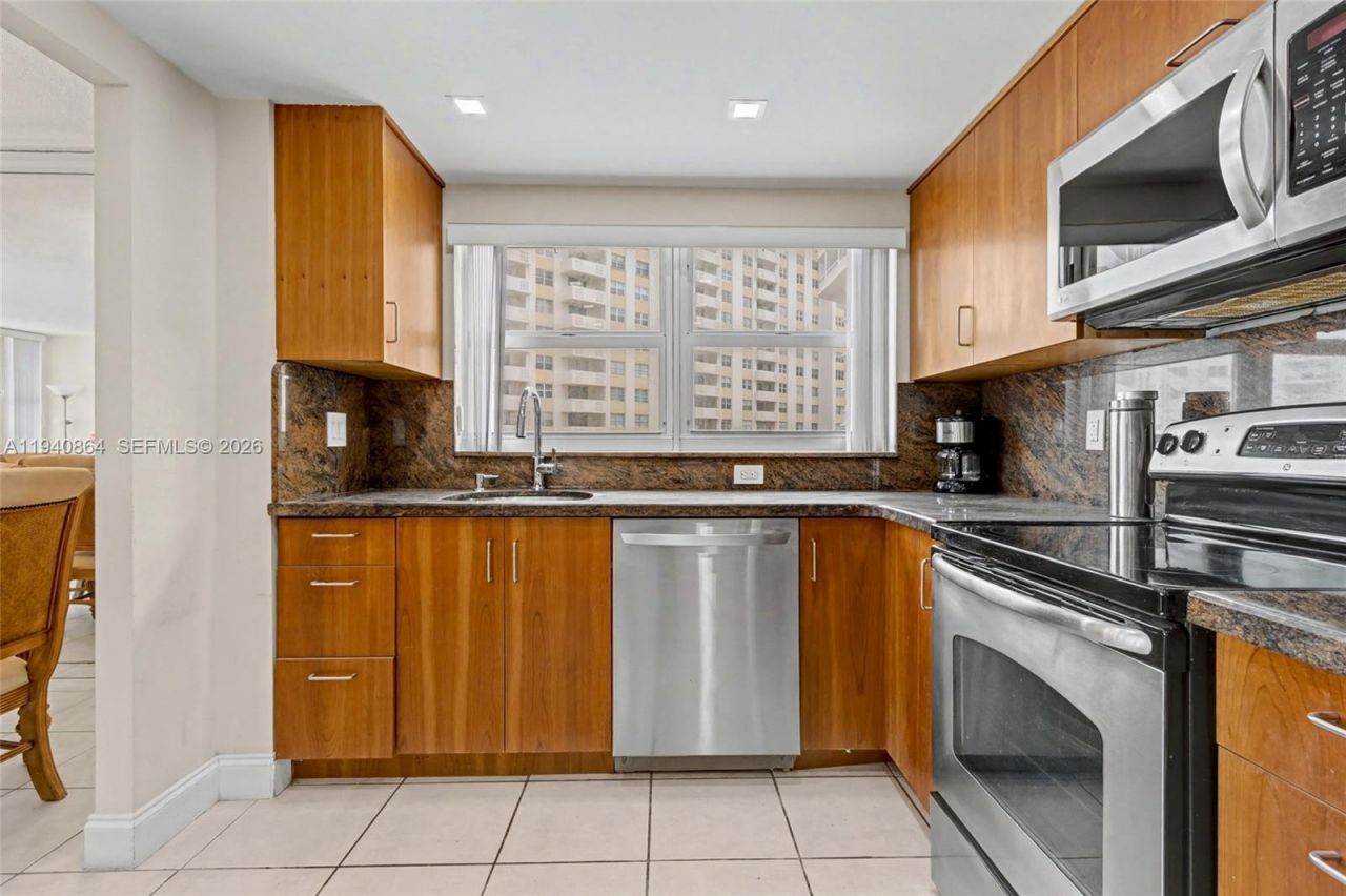 1825 S Ocean Dr, Unit 609, Hallandale Beach, FL 33009 Photo