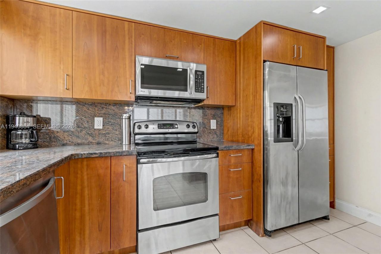 1825 S Ocean Dr, Unit 609, Hallandale Beach, FL 33009 Photo