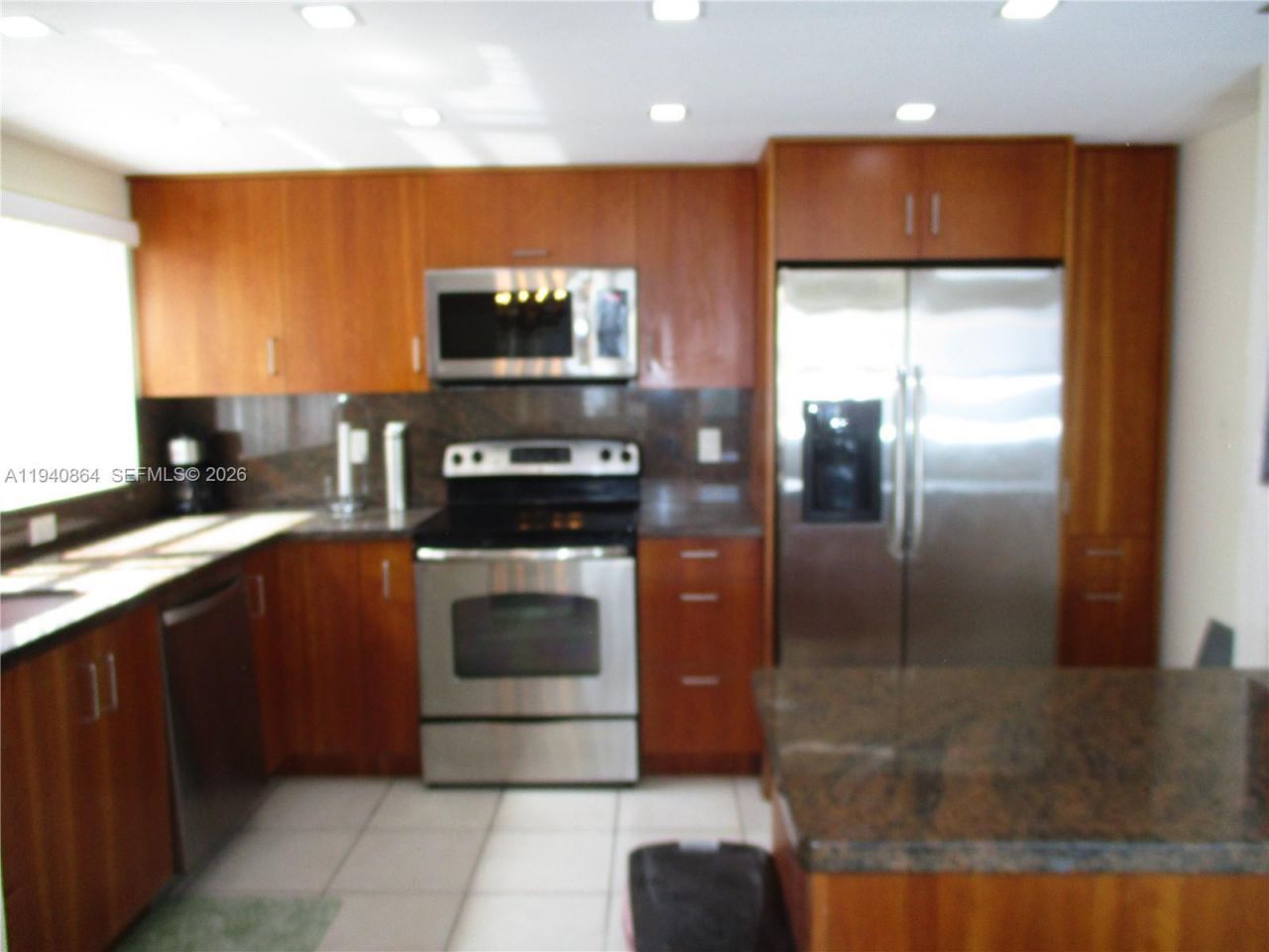 1825 S Ocean Dr, Unit 609, Hallandale Beach, FL 33009 Photo