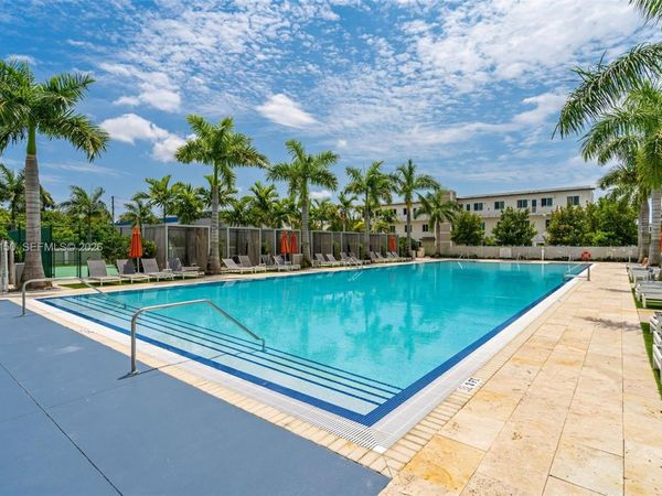 6348 NW 104th Ct , Doral, FL 33178