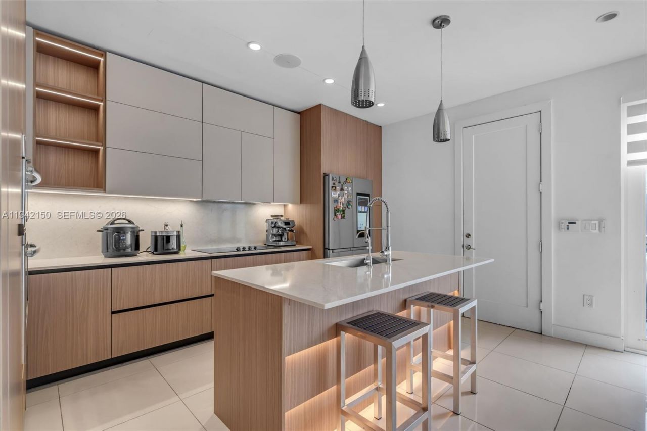 6348 NW 104th Ct , Doral, FL 33178 Photo