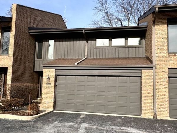 1720 Wildberry Drive, Unit B, Glenview, IL 60025