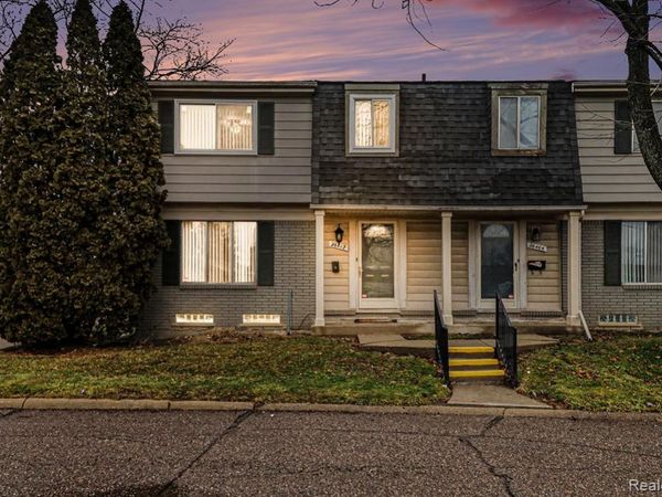 26412 Franklin Pointe Drive, Southfield, MI 48034