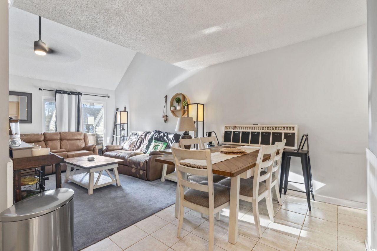 421 Cambridge Circle Photo 14