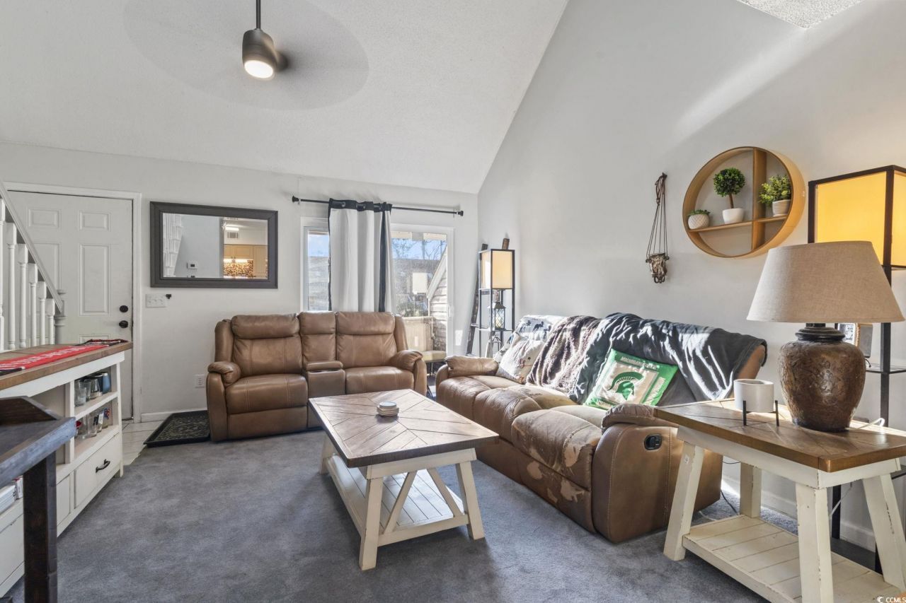 421 Cambridge Circle Photo 16