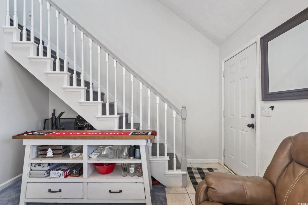 421 Cambridge Circle Photo 18