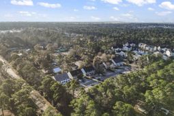 421 Cambridge Circle photo 4