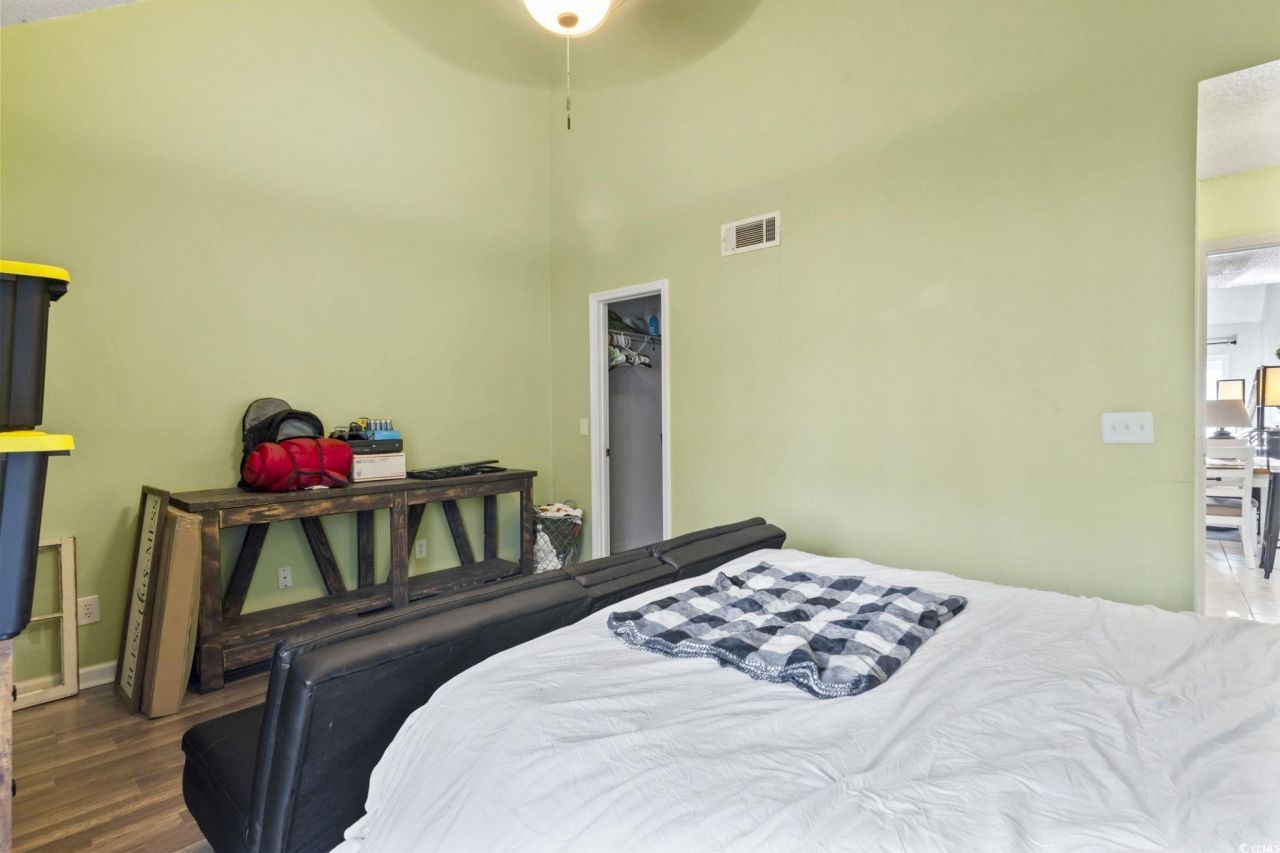 421 Cambridge Circle Photo 9