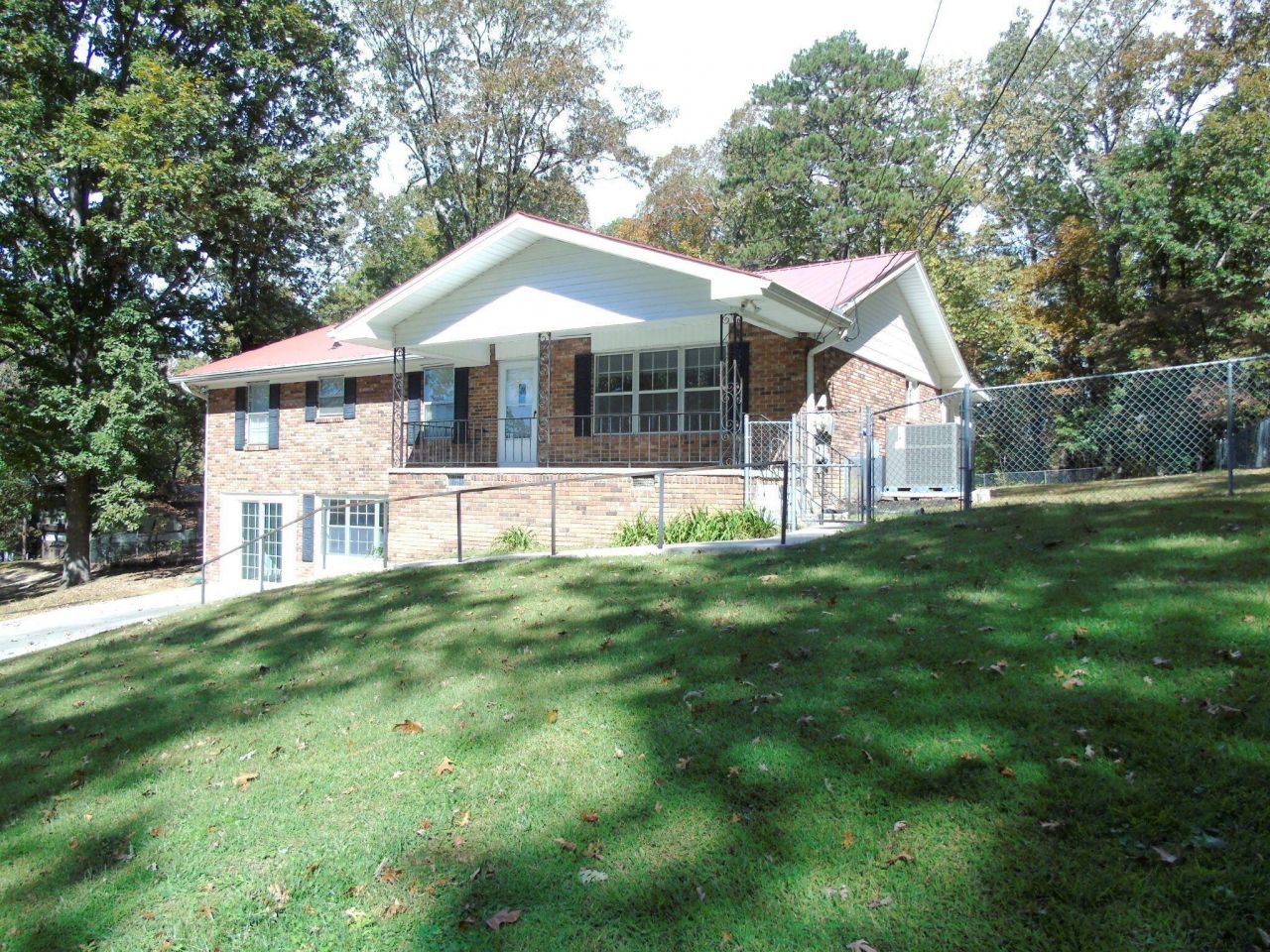 419 Benton Lane, Soddy Daisy, TN 37379 Main Photo