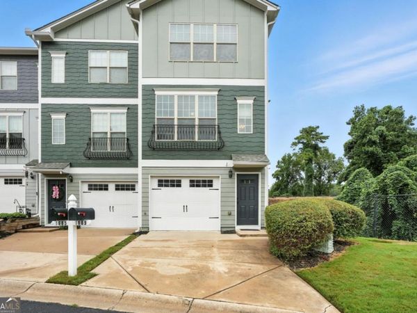 1689 Liberty Parkway NW, Atlanta, GA 30318