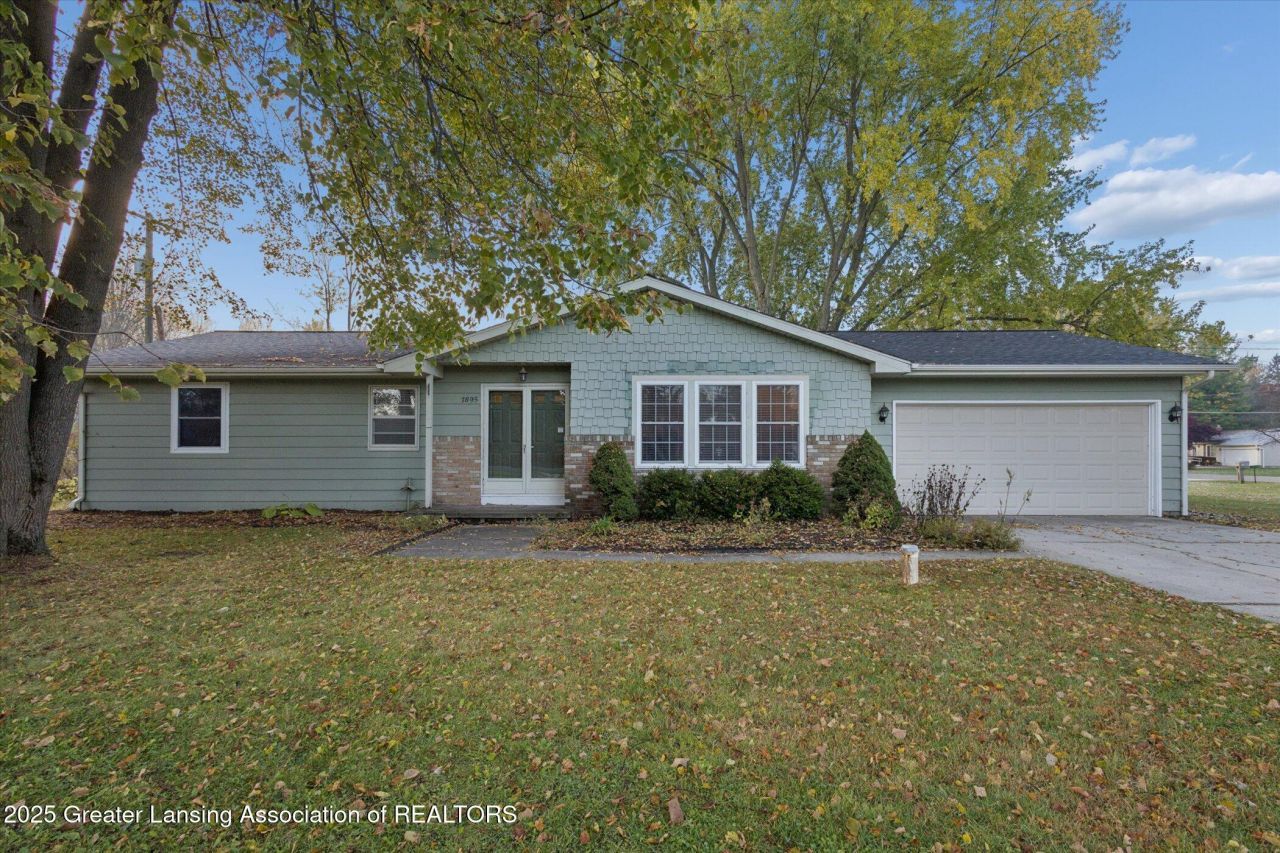 7895 W Herbison Road, Grand Ledge, MI 48837 Main Photo
