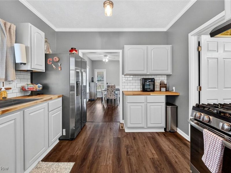 304 Elm Street, Amherst, OH 44001 Photo 11