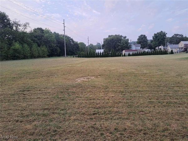 15th Street N, Coshocton, OH 43812