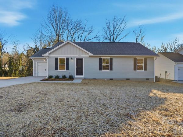 1201 Suncrest Avenue, Statesville, NC 28677