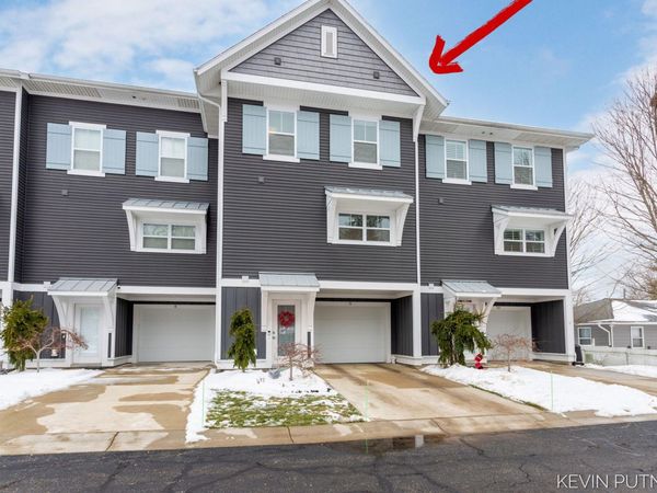 160 Keewatin Way, Unit D/9, Douglas, MI 49406