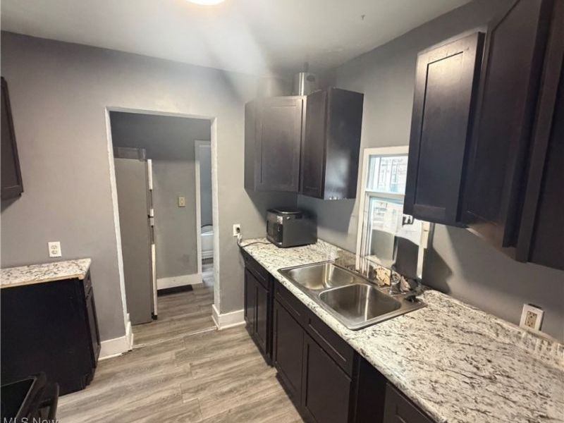 1138 7th Avenue, Akron, OH 44306 Photo 2