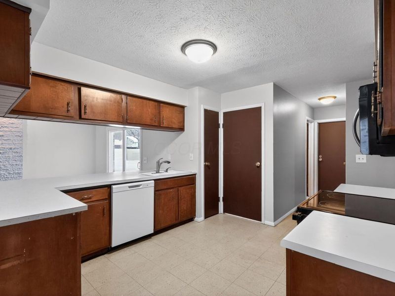 204 Barcelona Avenue, Westerville, OH 43081 Photo 13