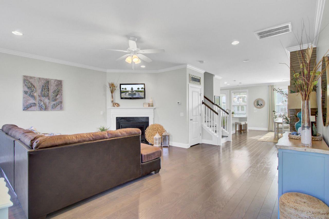 1543 Prince Edward Street Photo 10