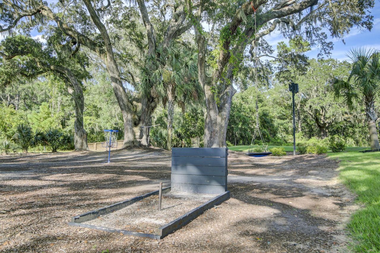 1543 Prince Edward Street Photo 104