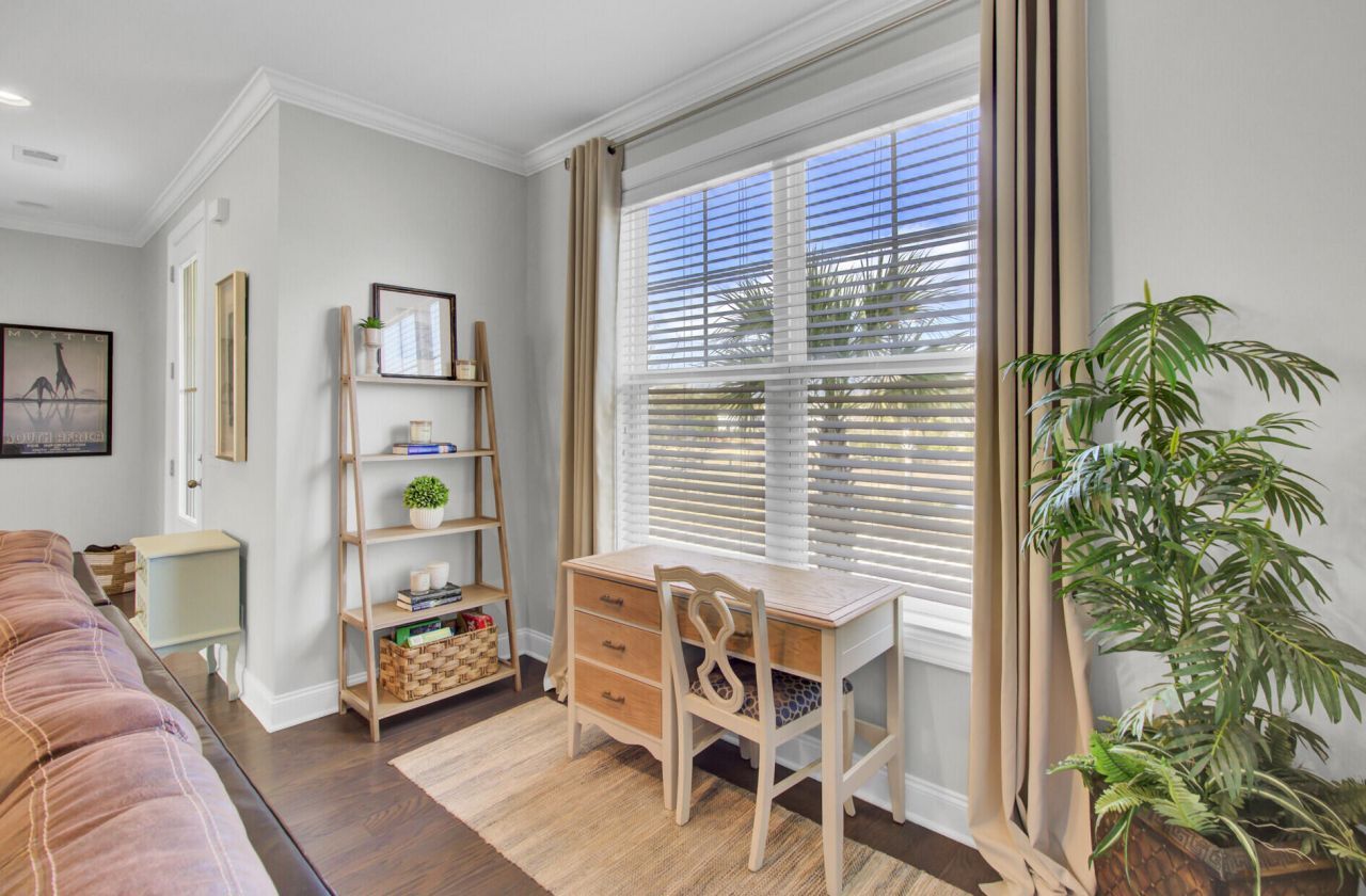 1543 Prince Edward Street Photo 16