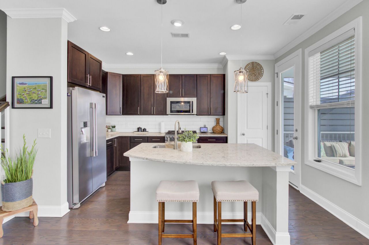 1543 Prince Edward Street Photo 20