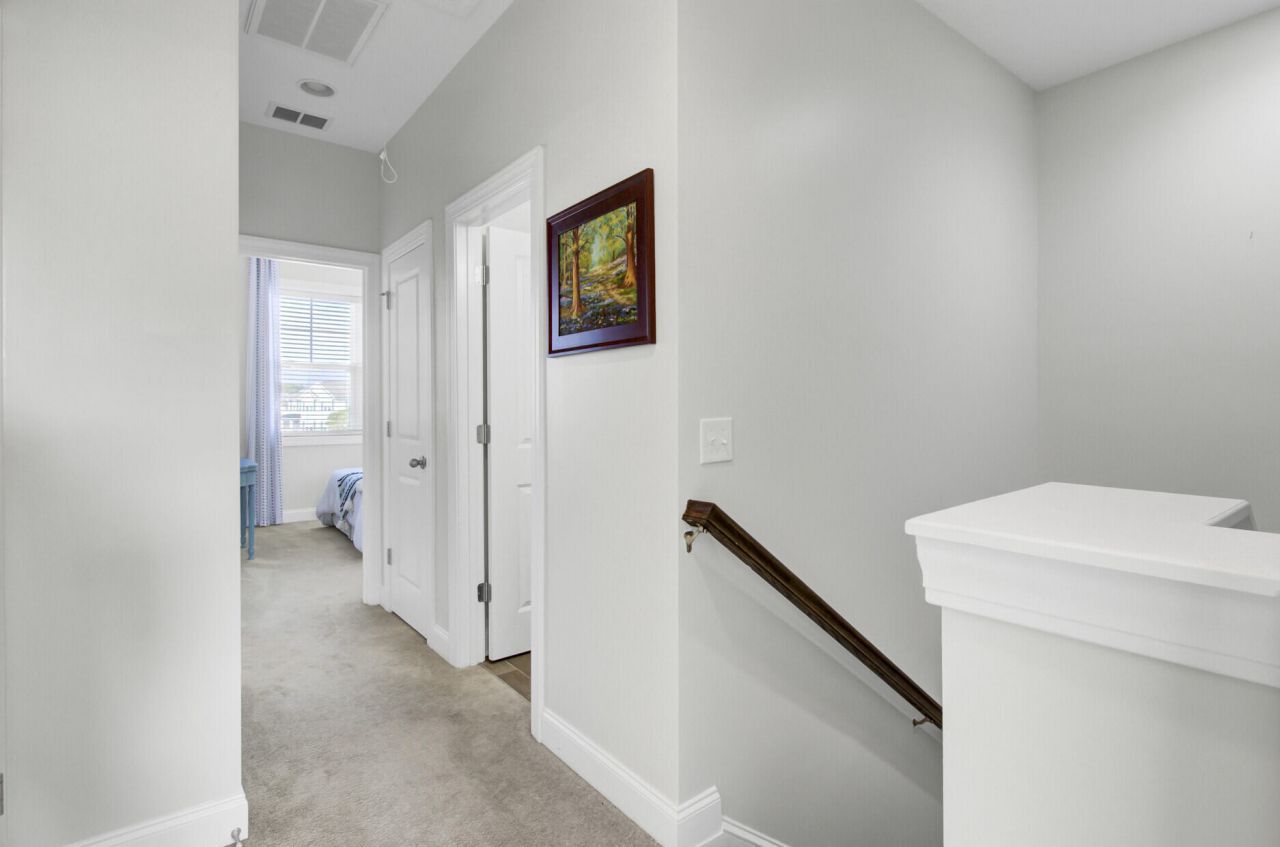 1543 Prince Edward Street Photo 30