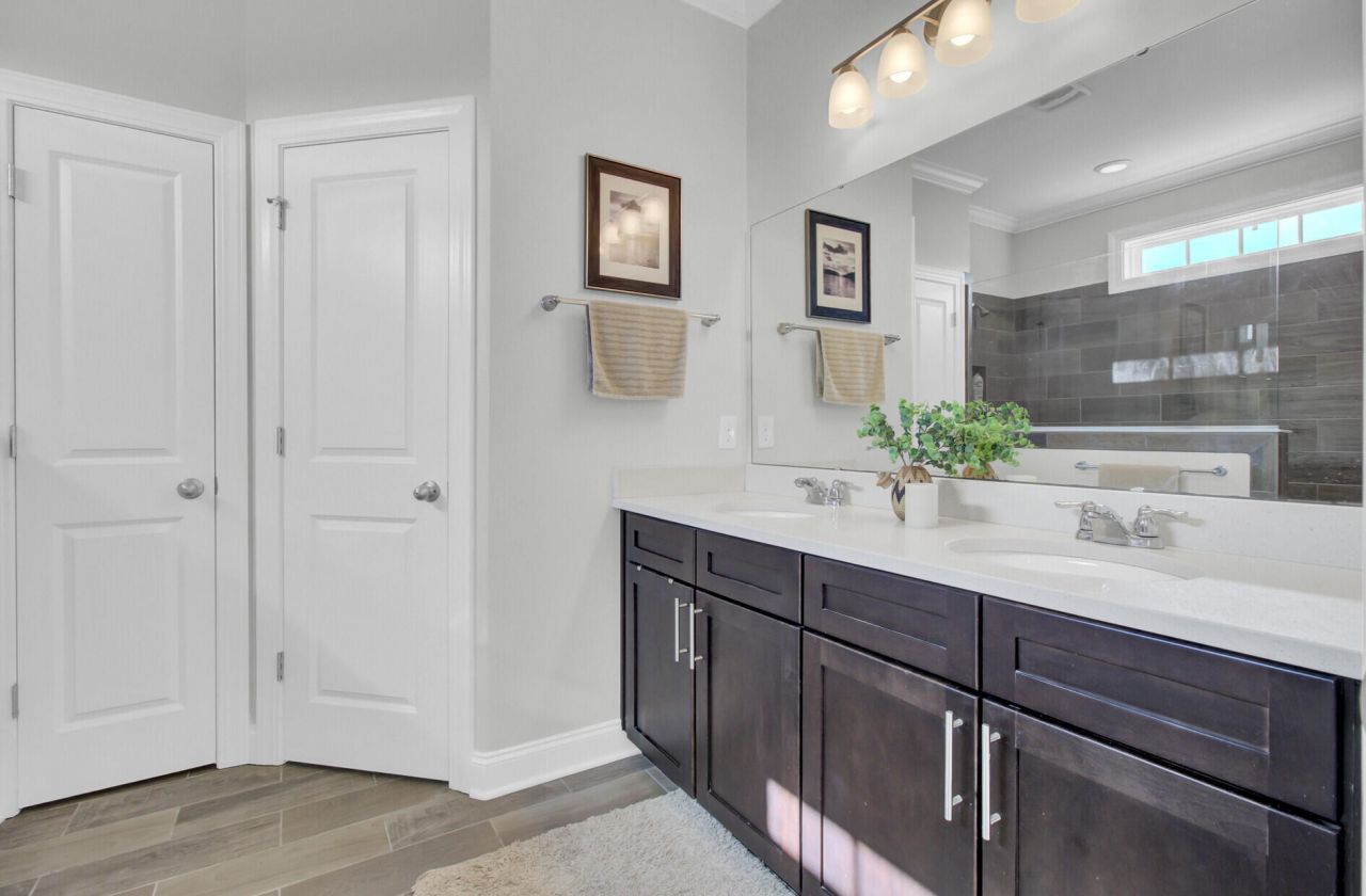 1543 Prince Edward Street Photo 36