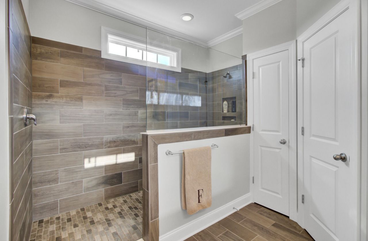 1543 Prince Edward Street Photo 39