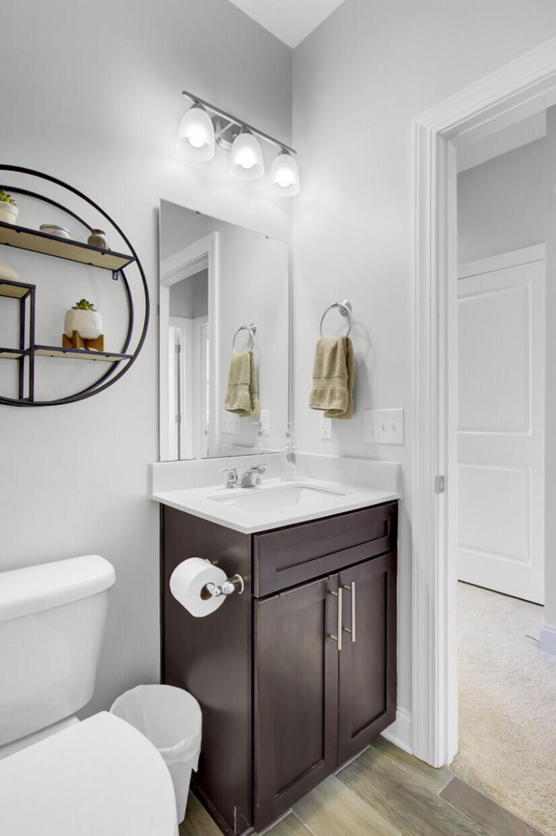 1543 Prince Edward Street Photo 44