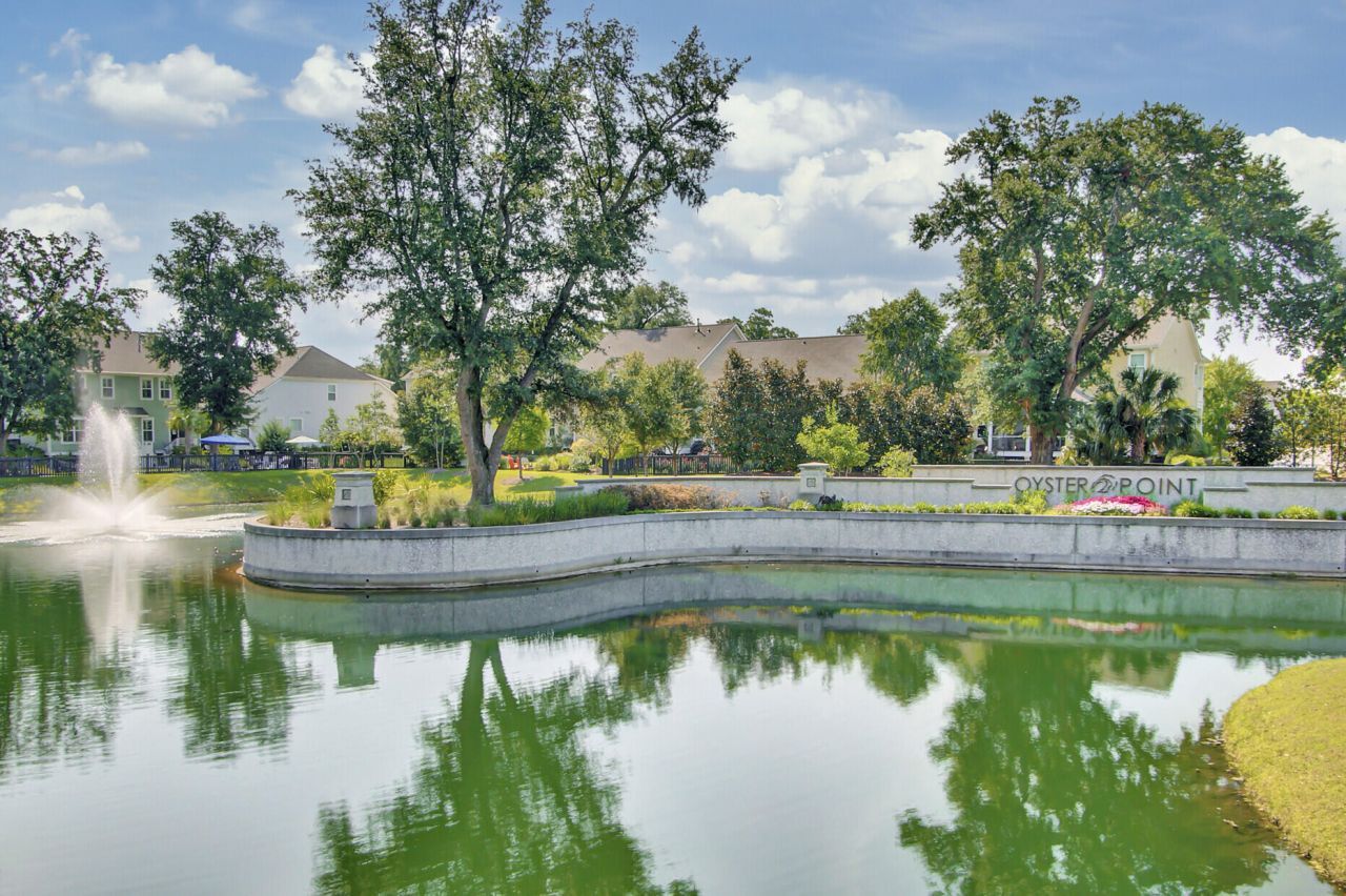 1543 Prince Edward Street Photo 57