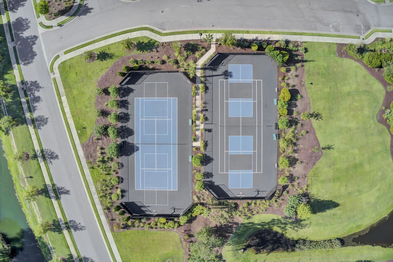 1543 Prince Edward Street Photo 66